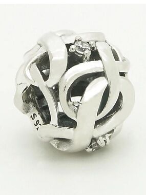 Pandora infinity knot charm bead
925 sterling silver